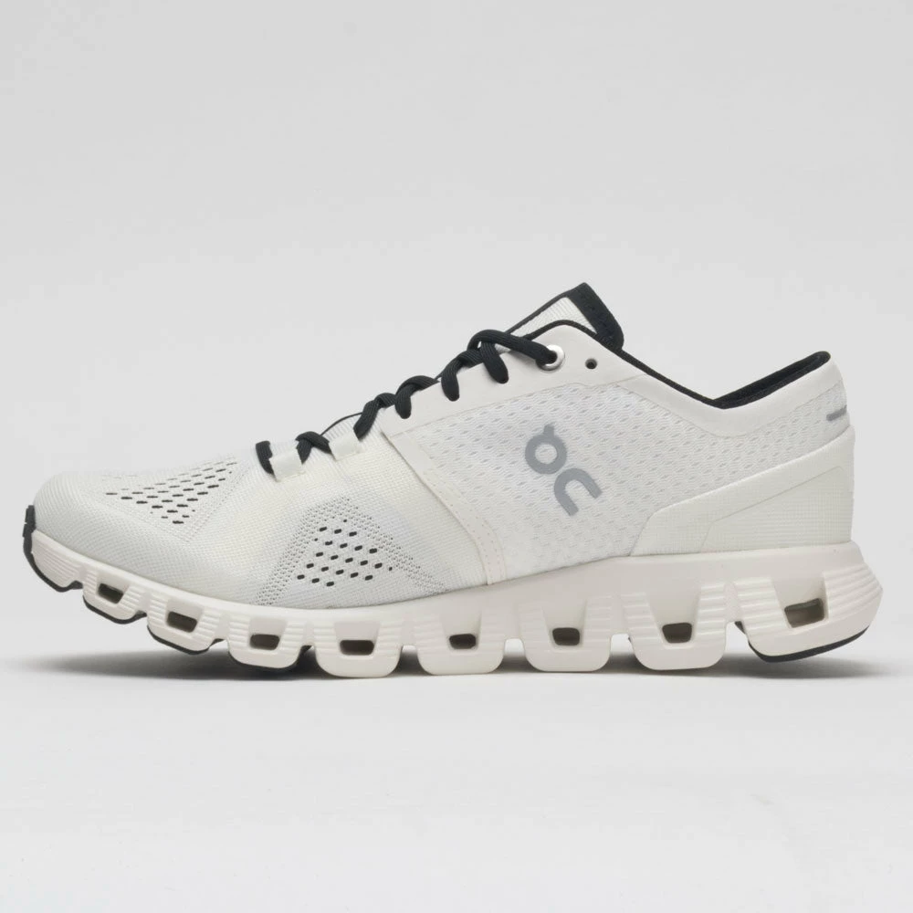 On Running Running Shoes On Cloud X Women's White/Black 4 On Running Running Shoes On Cloud X Women's White/Black