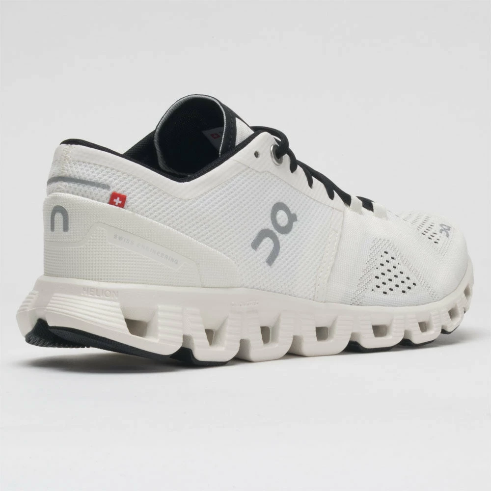 On Running Running Shoes On Cloud X Women's White/Black 8 On Running Running Shoes On Cloud X Women's White/Black