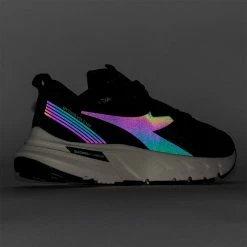 Diadora Mythos Blushield Volo Women's Hip Black/Whisper White