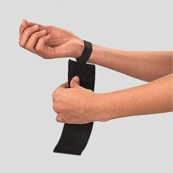 Mueller Sports Medicine Mueller Wrist Support Injury Prevention & Recovery