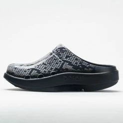 OOFOS OOcloog Limited Women's Black/Snakeskin Walking Shoes 9 OOFOS OOcloog Limited Women's Black/Snakeskin Walking Shoes