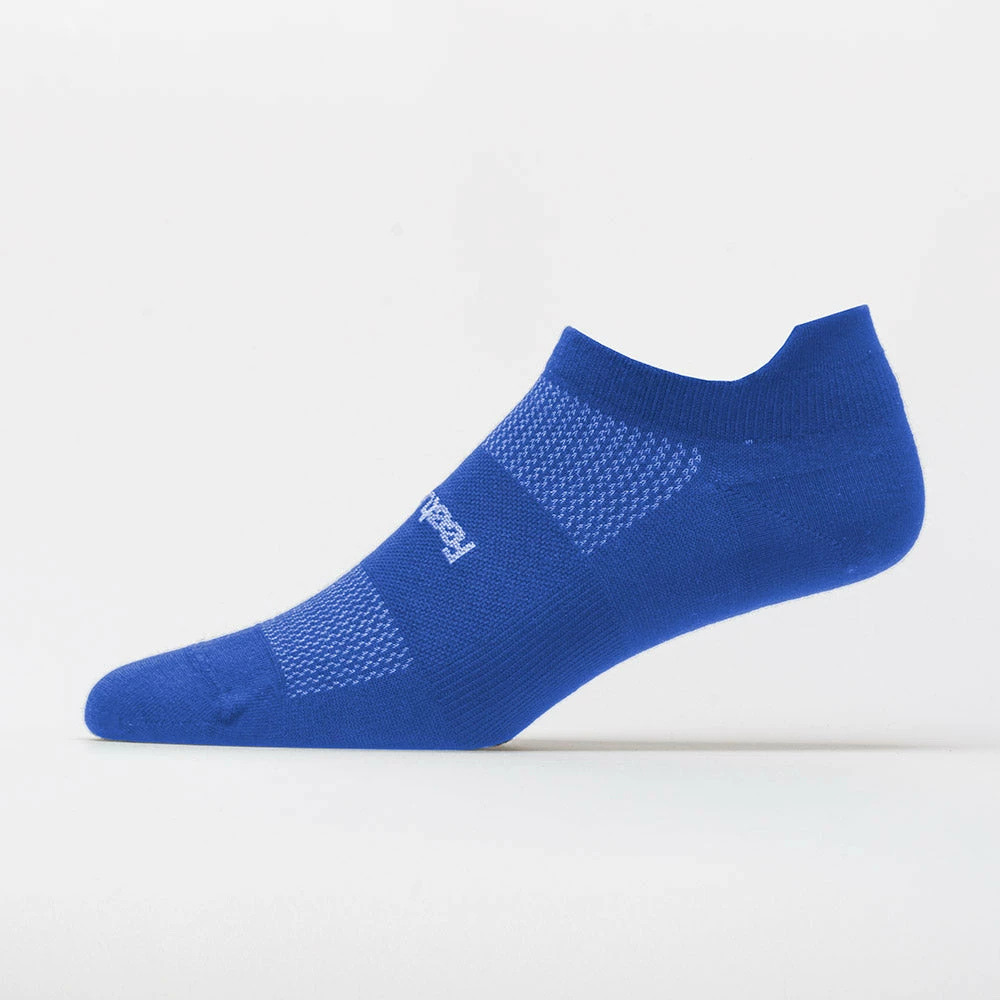 Feetures High Performance Ultra Light Cushion No Show Tab Socks 19 Feetures High Performance Ultra Light Cushion No Show Tab Socks
