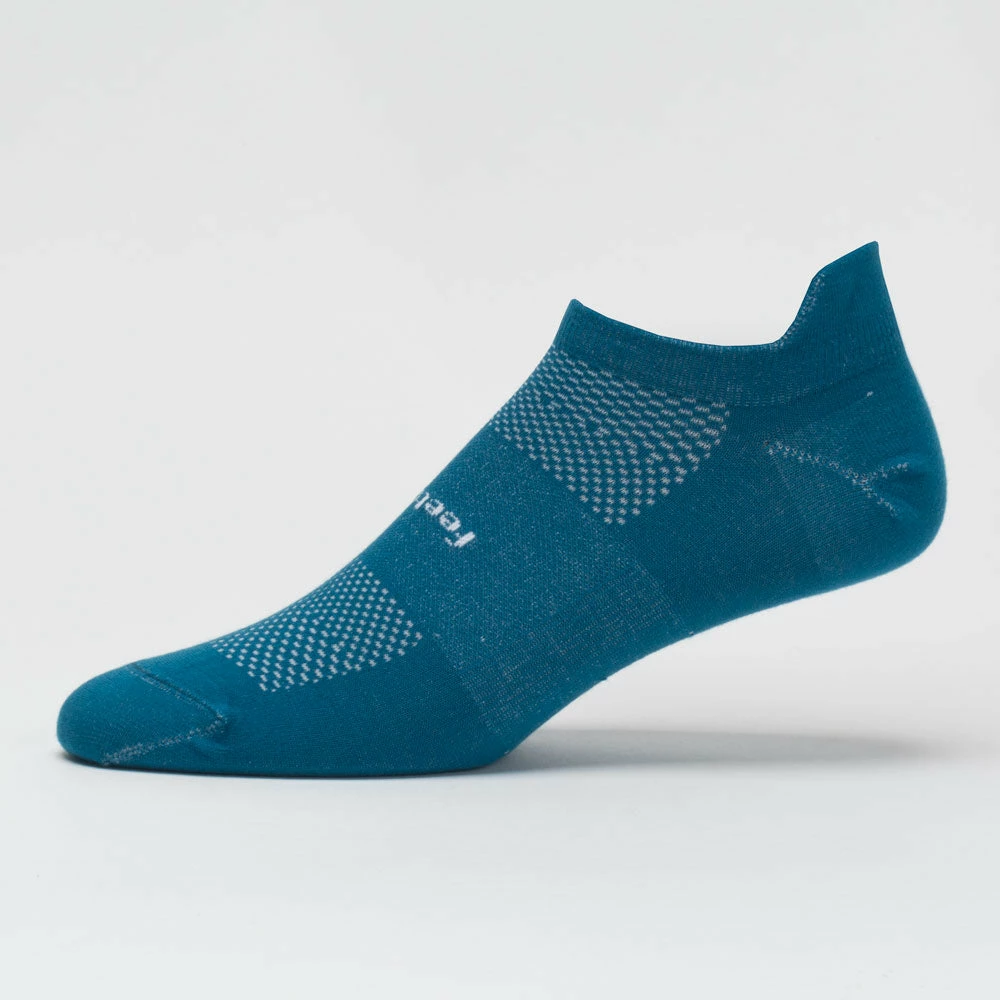 Feetures High Performance Ultra Light Cushion No Show Tab Socks 21 Feetures High Performance Ultra Light Cushion No Show Tab Socks