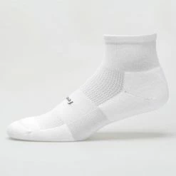Feetures High Performance Cushion Quarter Socks